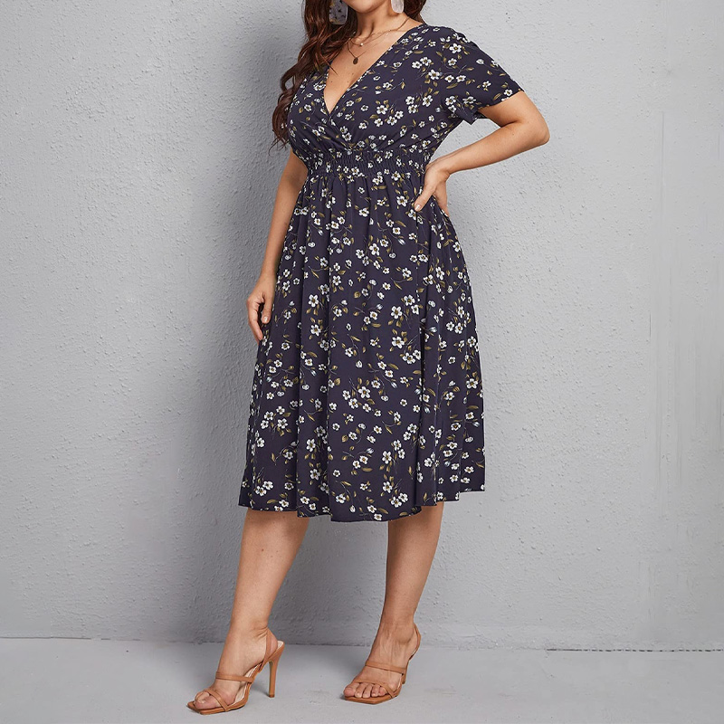 Romper Floral Print - プラスサイズのレディースドレス、フラワープリントウエストAラインドレス、Vネック半袖、休暇やカジュアルな夏に最適