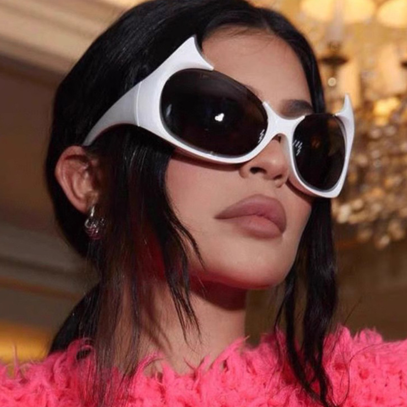 Sunglasses Cat Eye - セクシーなY2K風キャットアイサングラス。レディース、ヴィンテージ、高級ブランドデザイン、ファッション、パンクスタイル。メンズ用、ハーフフレーム、ハロウィーンにぴったりの面白いデザイン。