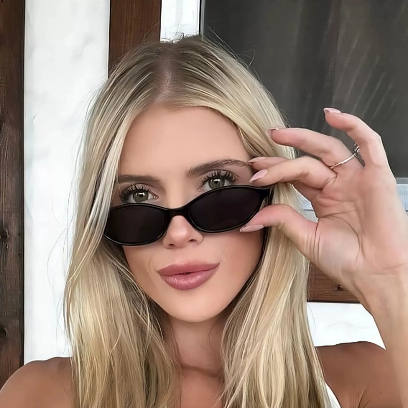 ニューレトロスモールオーバルサングラス レディース Y2K  - Sunglasses Cat Eye のレビューと価格