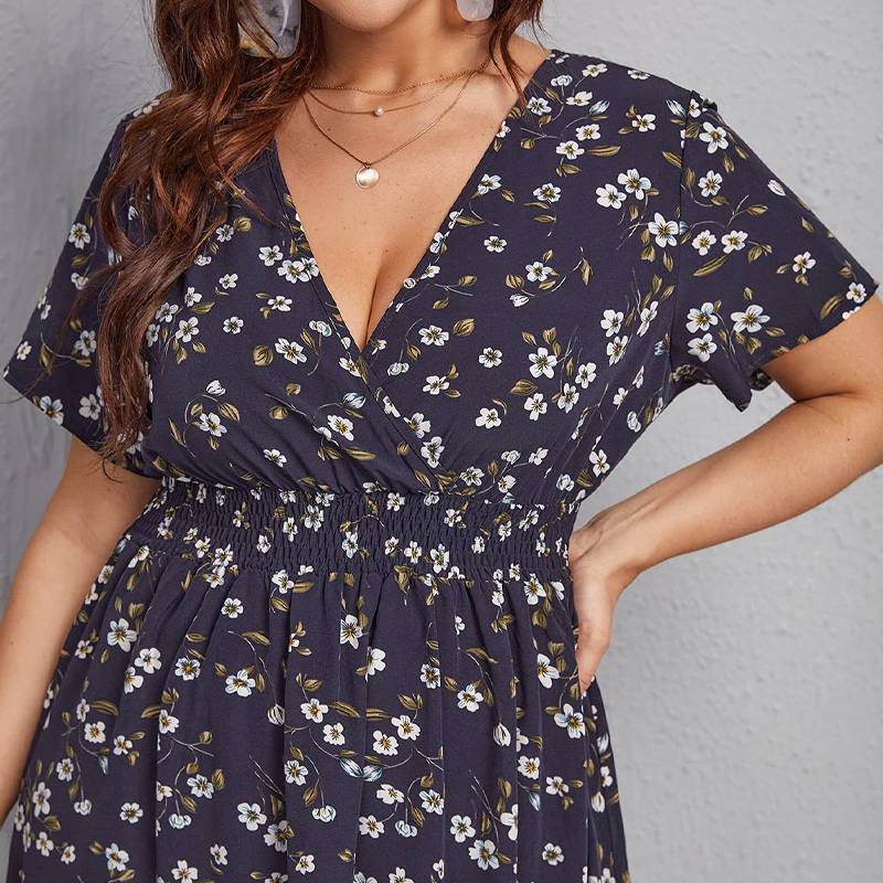 プラスサイズのレディースドレス、フラワープリントウエストAラ - Romper Floral Print のレビューと価格