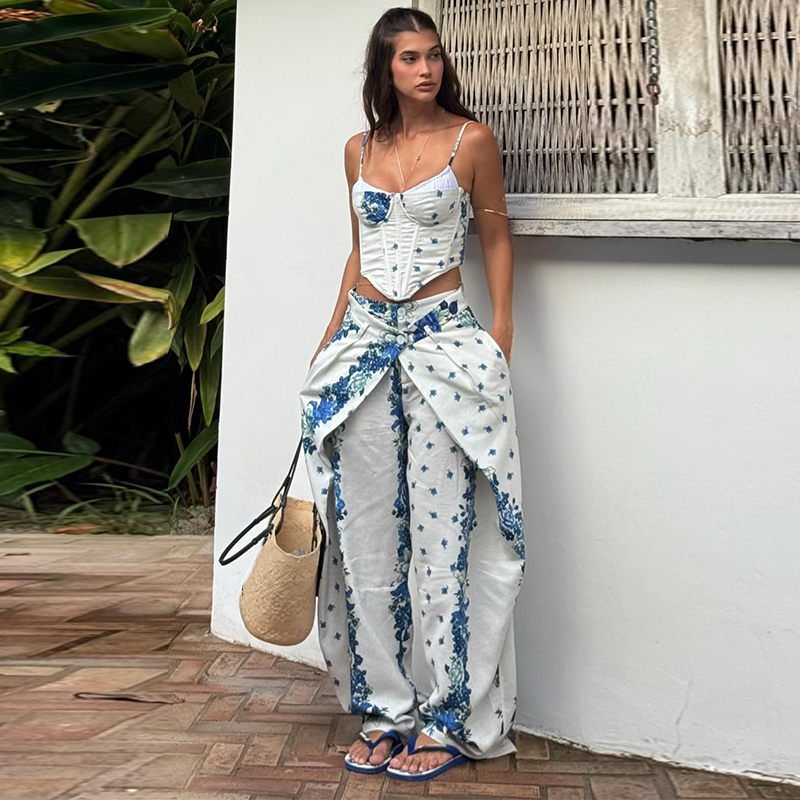 セクシーなプリント柄ベストとトラウザーズのレディーススーツ、 - Romper Floral Print のレビューと価格