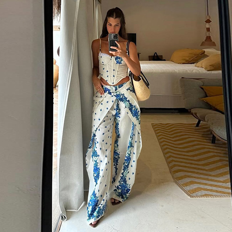 セクシーなプリント柄ベストとトラウザーズのレディーススーツ、 - Romper Floral Print のレビューと価格