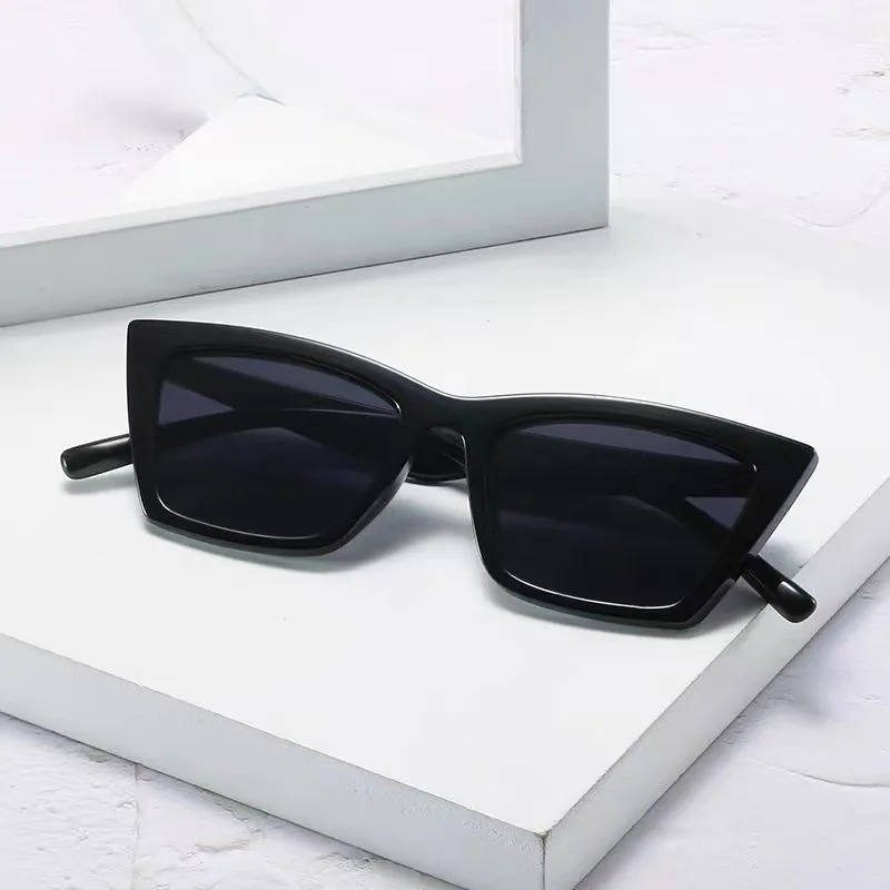 ラグジュアリーキャットアイブラックサングラス 男女兼用 ブラ - Sunglasses Cat Eye のレビューと価格