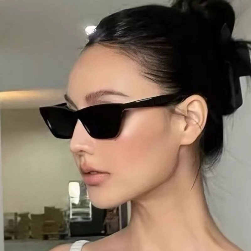 ラグジュアリーキャットアイブラックサングラス 男女兼用 ブラ - Sunglasses Cat Eye のレビューと価格