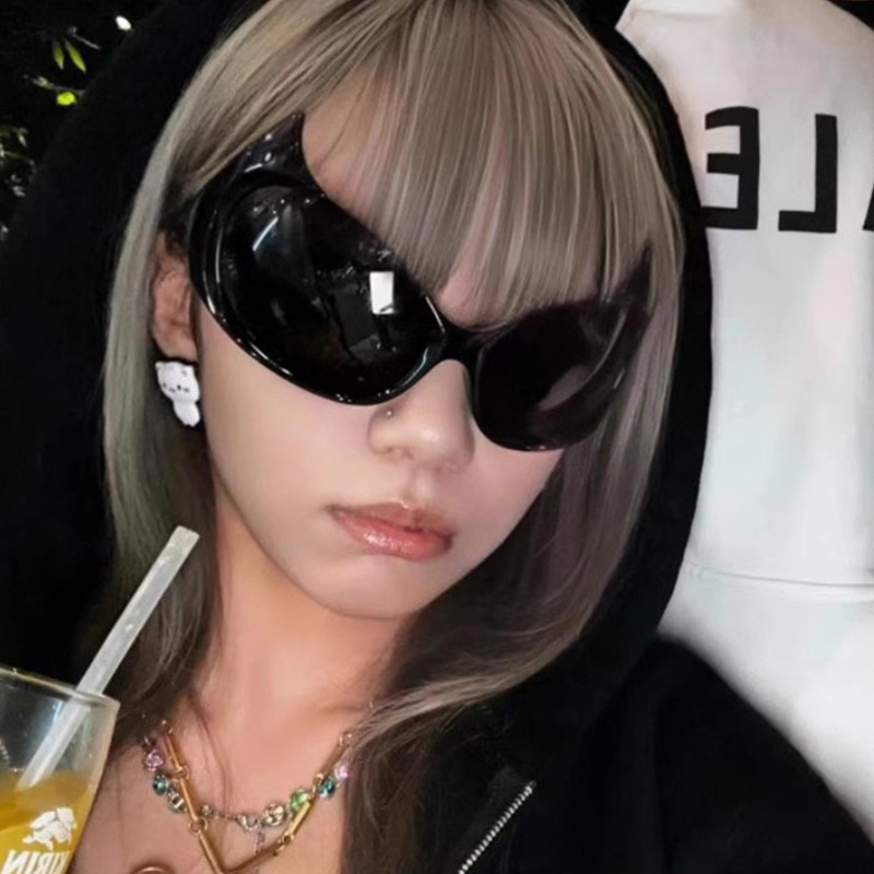 セクシーなY2K風キャットアイサングラス。レディース、ヴィン - Sunglasses Cat Eye のレビューと価格