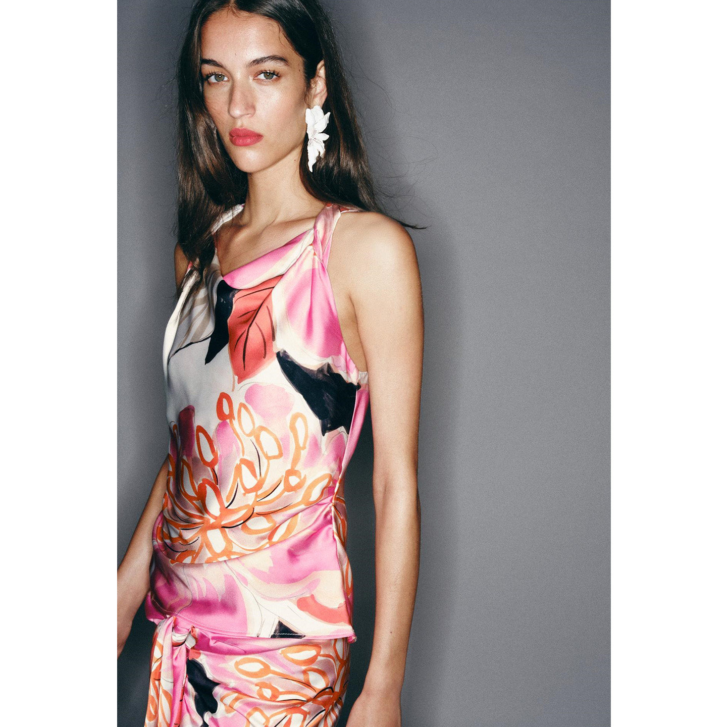 ハイウエストミディスカート、ラウンドネックノースリーブガウン - Midi Skirt Floral のレビューと価格